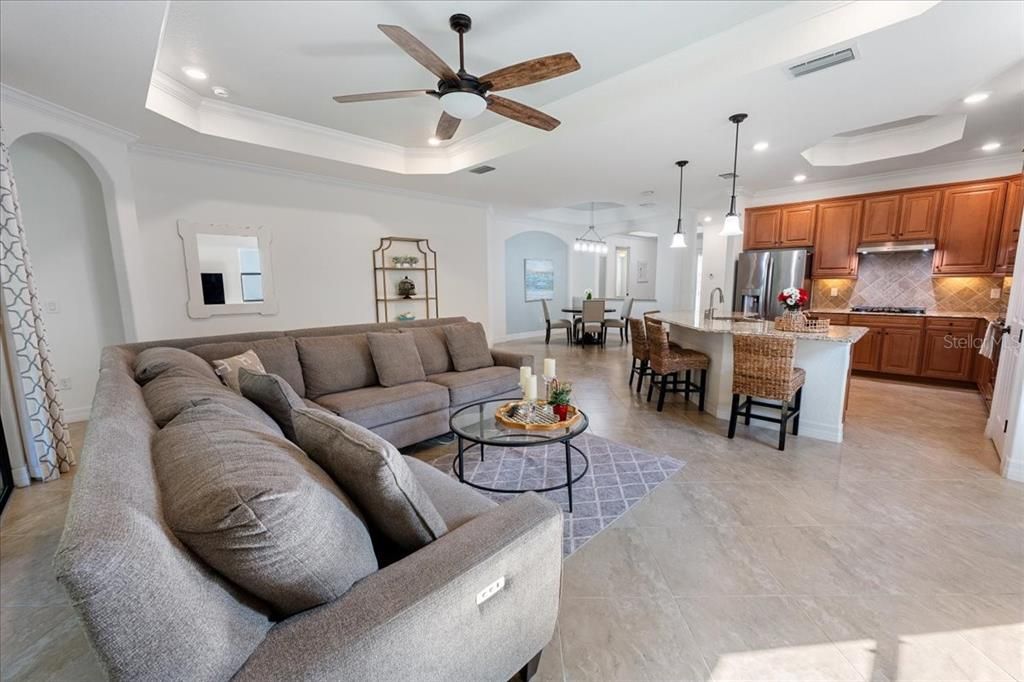 待售: $799,000 (4 贝兹, 2 浴室, 2248 平方英尺)