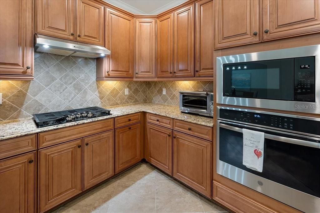 待售: $799,000 (4 贝兹, 2 浴室, 2248 平方英尺)