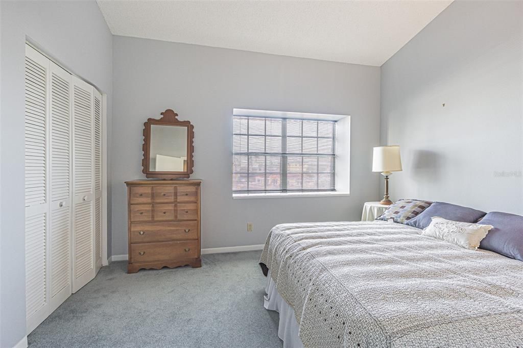 For Sale: $525,000 (2 beds, 2 baths, 1237 Square Feet)