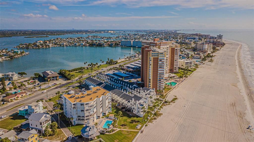 For Sale: $525,000 (2 beds, 2 baths, 1237 Square Feet)