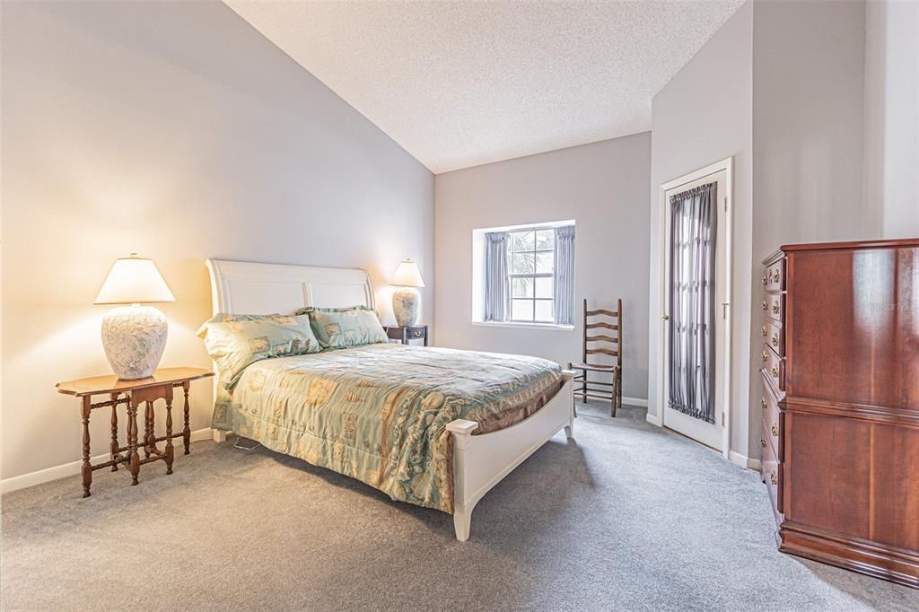 For Sale: $525,000 (2 beds, 2 baths, 1237 Square Feet)