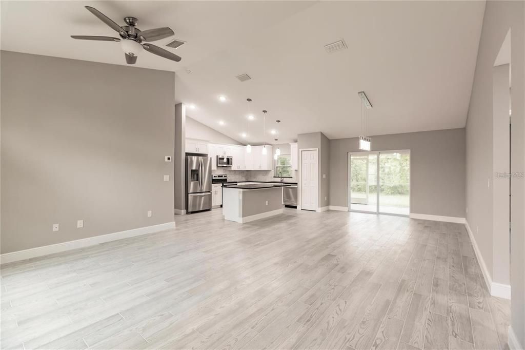 В аренду: $2,150 (3 спален, 2 ванн, 1456 Квадратных фут)