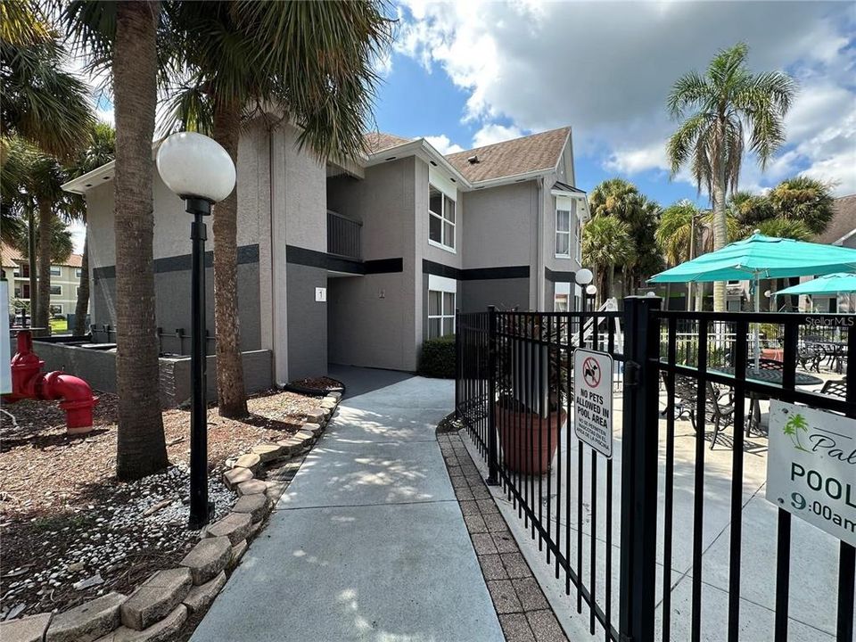 For Rent: $1,700 (2 beds, 1 baths, 635 Square Feet)