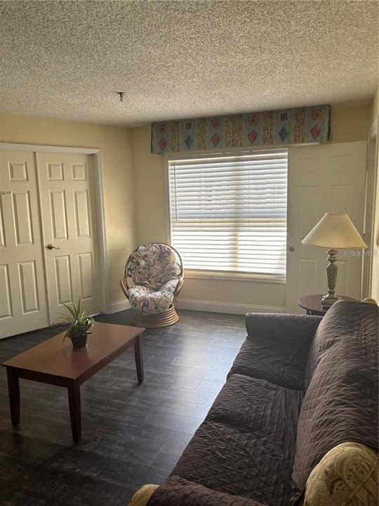 For Rent: $1,700 (2 beds, 1 baths, 635 Square Feet)