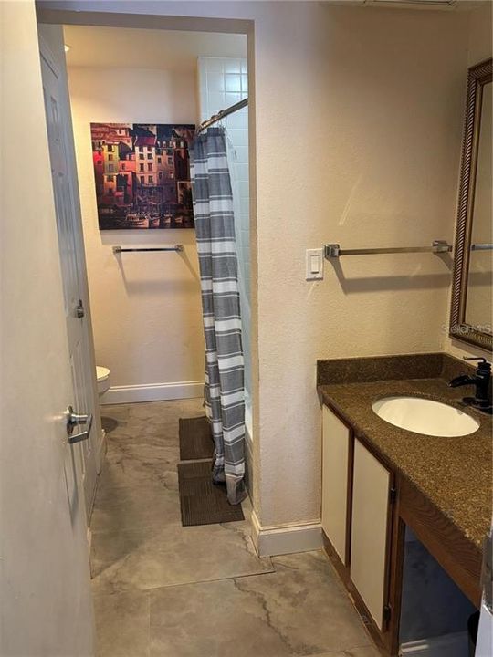 For Rent: $1,700 (2 beds, 1 baths, 635 Square Feet)