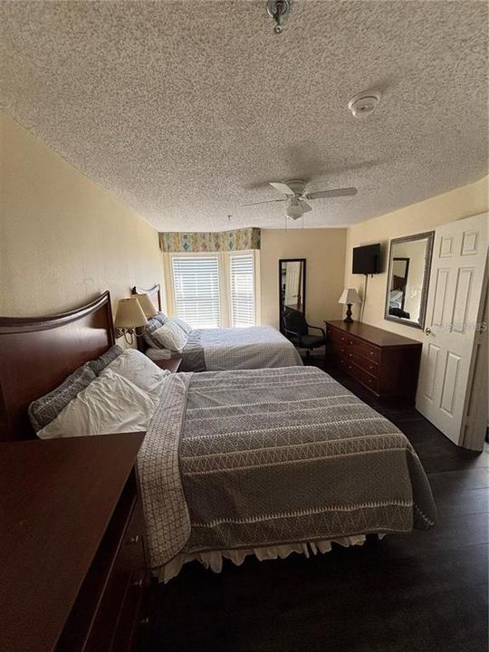 For Rent: $1,700 (2 beds, 1 baths, 635 Square Feet)