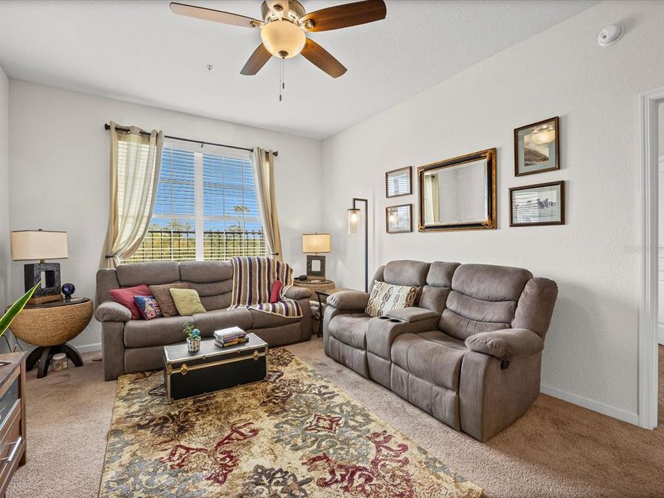 For Sale: $204,900 (3 beds, 2 baths, 1384 Square Feet)