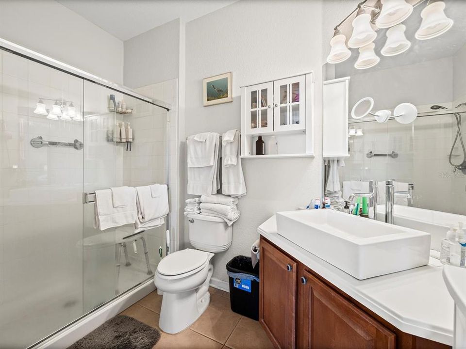 For Sale: $204,900 (3 beds, 2 baths, 1384 Square Feet)