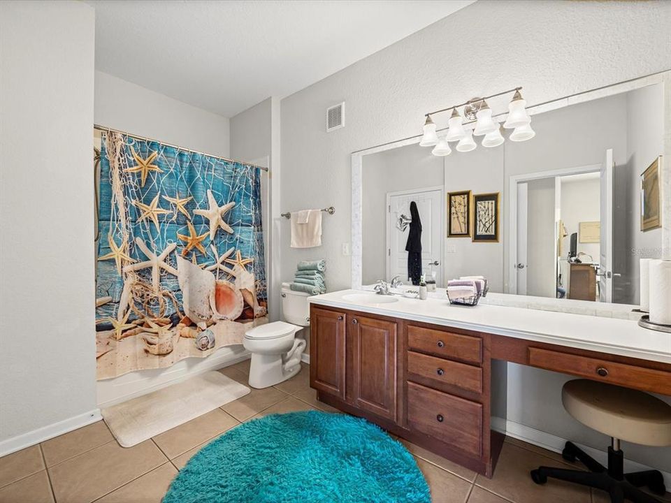 For Sale: $204,900 (3 beds, 2 baths, 1384 Square Feet)