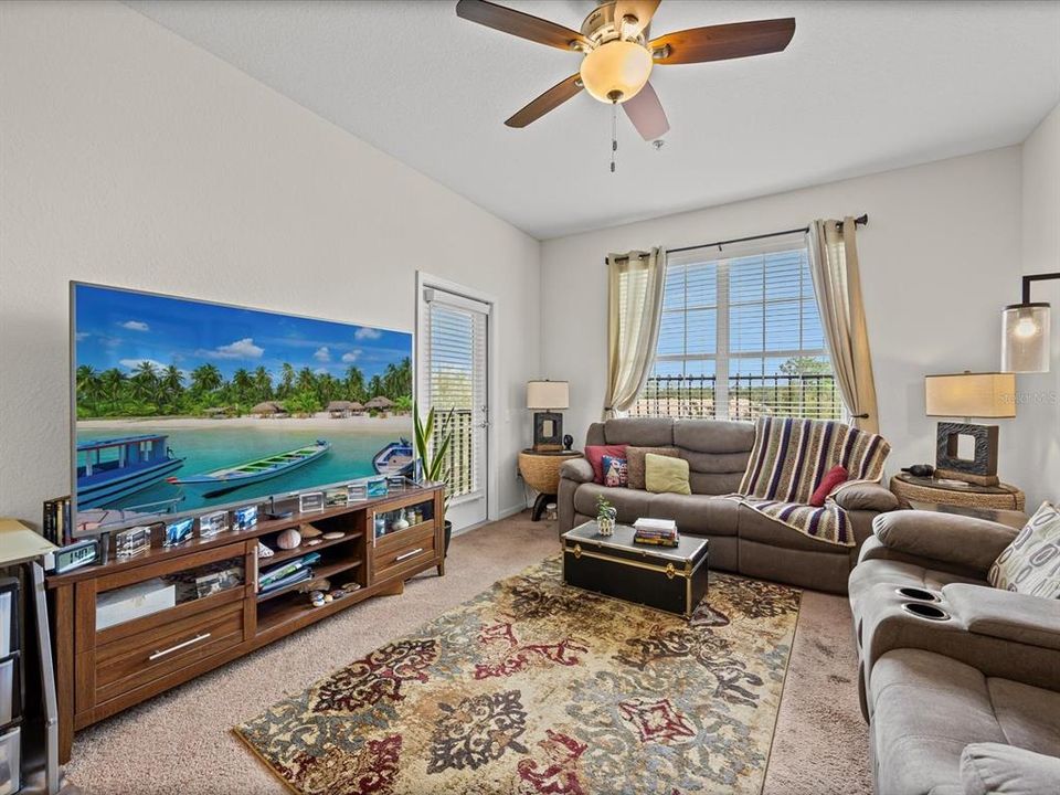 For Sale: $204,900 (3 beds, 2 baths, 1384 Square Feet)