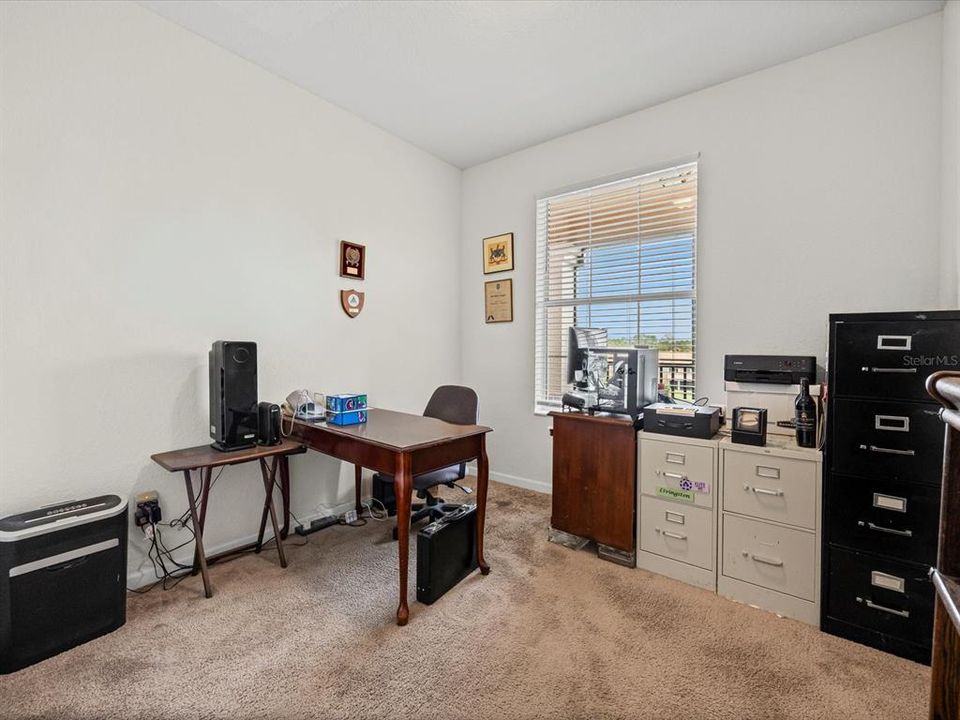 For Sale: $204,900 (3 beds, 2 baths, 1384 Square Feet)