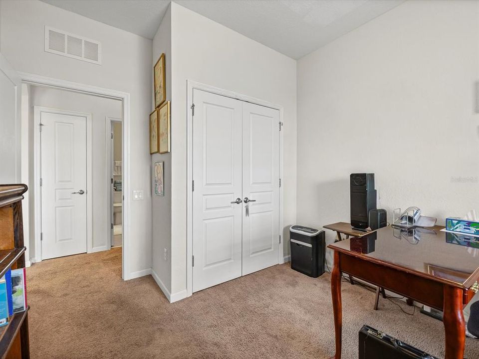 For Sale: $204,900 (3 beds, 2 baths, 1384 Square Feet)