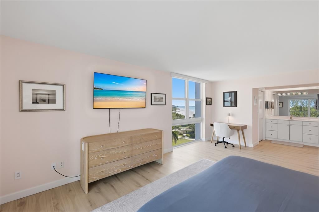 待售: $650,000 (2 贝兹, 2 浴室, 1235 平方英尺)