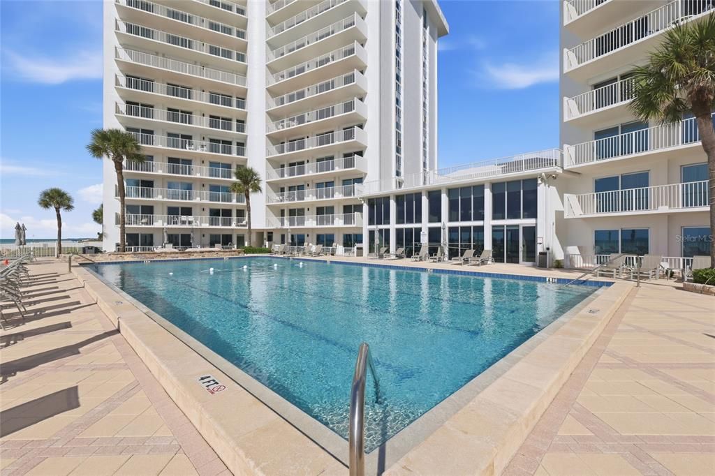 待售: $650,000 (2 贝兹, 2 浴室, 1235 平方英尺)