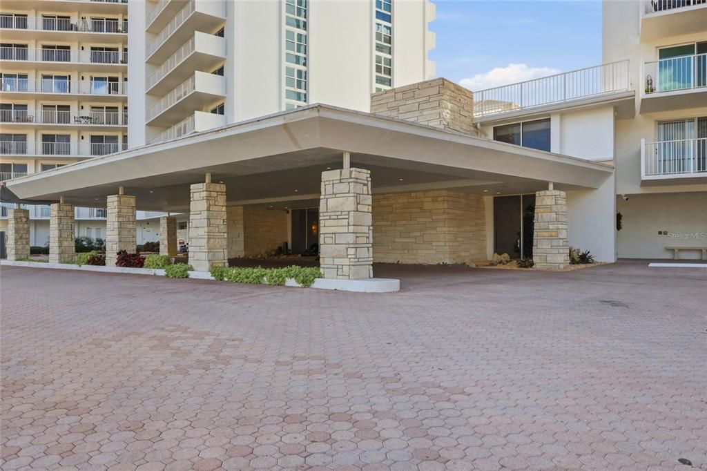 待售: $650,000 (2 贝兹, 2 浴室, 1235 平方英尺)