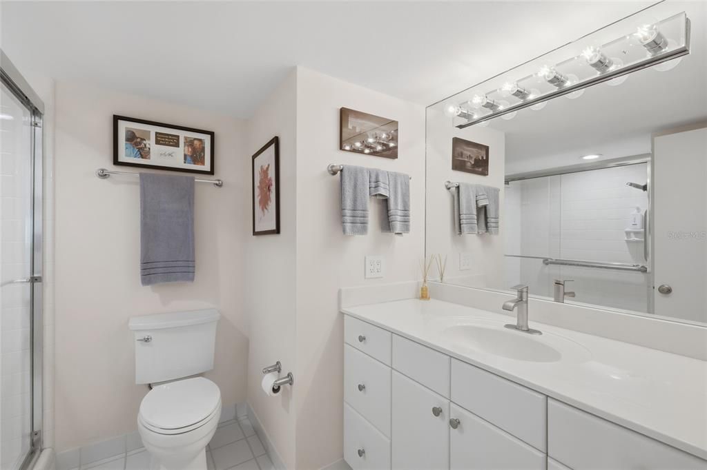 待售: $650,000 (2 贝兹, 2 浴室, 1235 平方英尺)