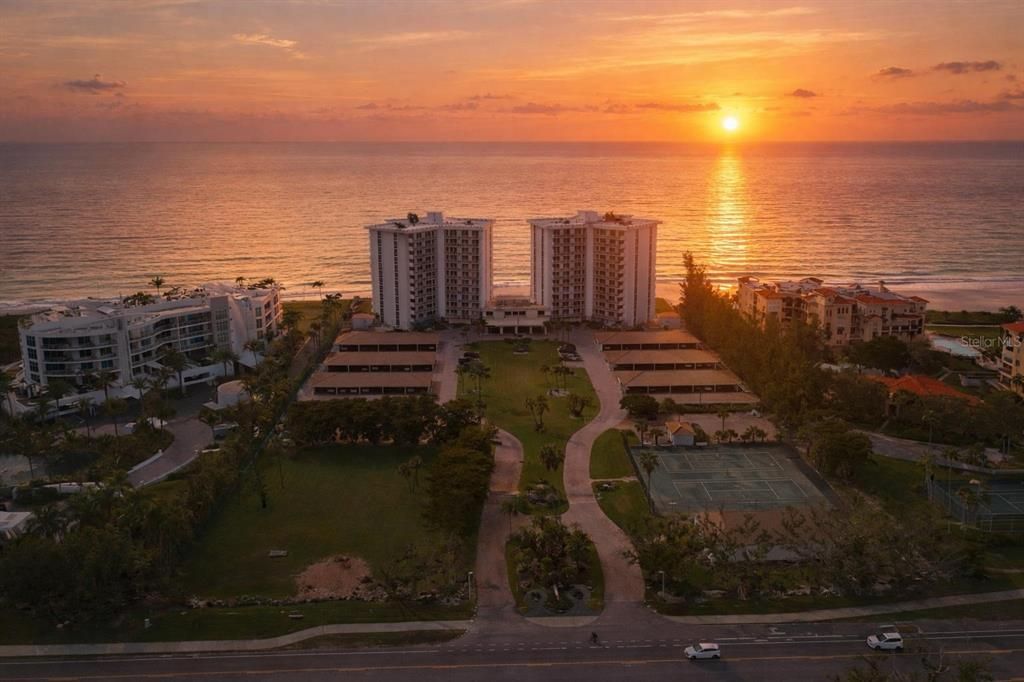 待售: $650,000 (2 贝兹, 2 浴室, 1235 平方英尺)