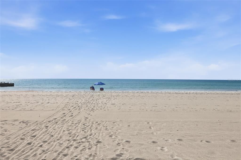 待售: $650,000 (2 贝兹, 2 浴室, 1235 平方英尺)