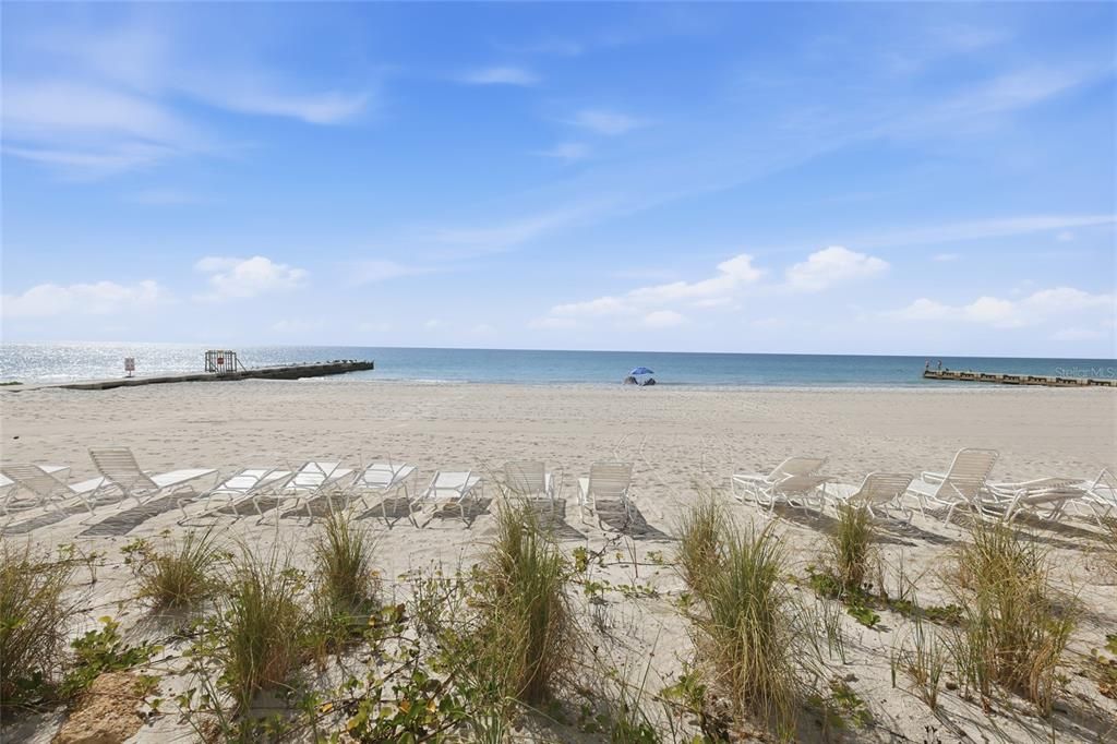 待售: $650,000 (2 贝兹, 2 浴室, 1235 平方英尺)