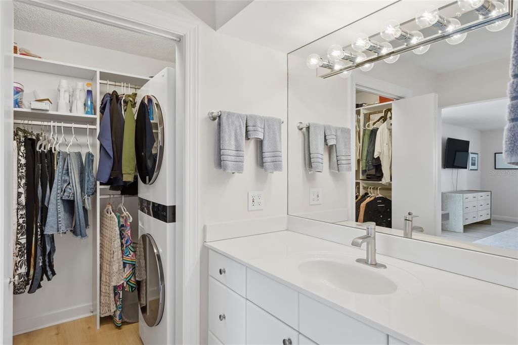 待售: $650,000 (2 贝兹, 2 浴室, 1235 平方英尺)