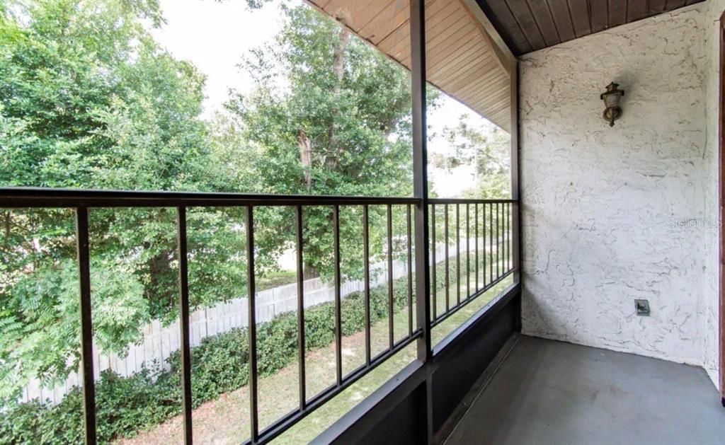 For Rent: $1,450 (2 beds, 2 baths, 864 Square Feet)