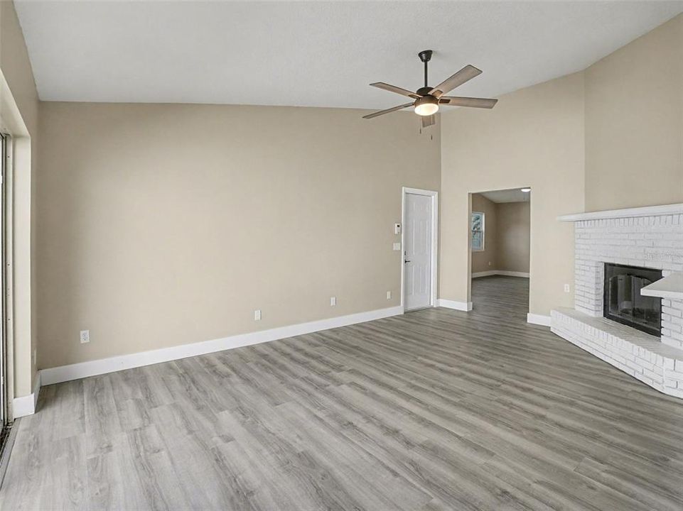 En Venta: $399,000 (3 camas, 2 baños, 1592 Pies cuadrados)