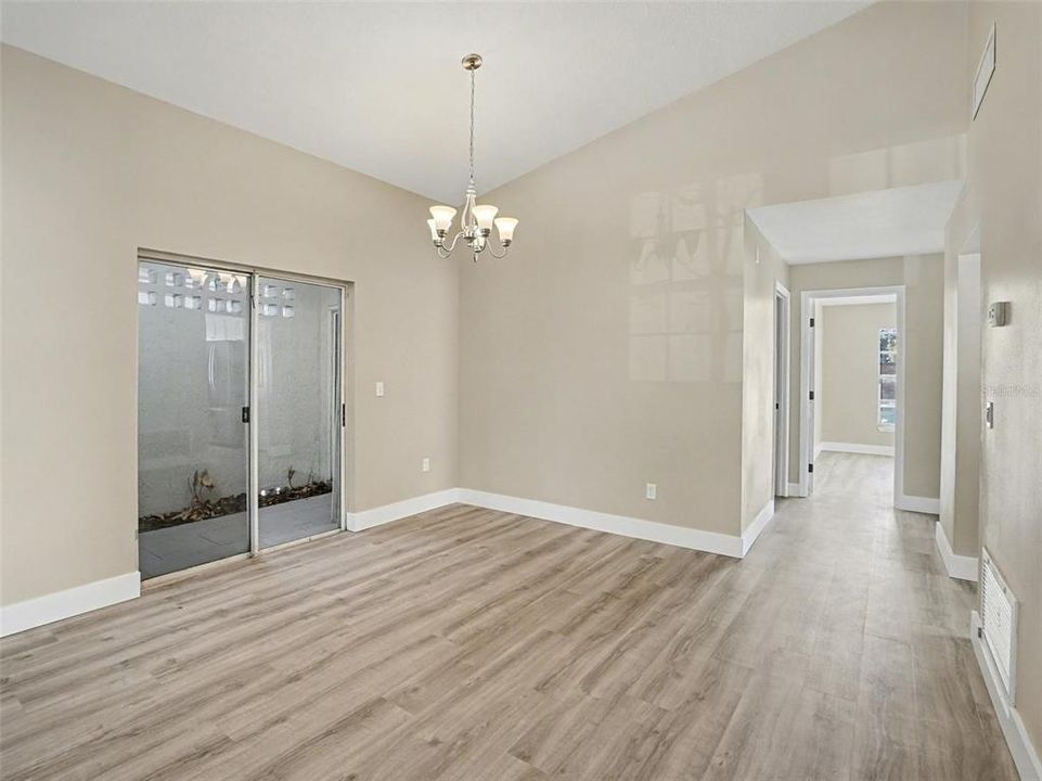 En Venta: $399,000 (3 camas, 2 baños, 1592 Pies cuadrados)