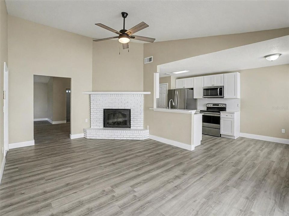 En Venta: $399,000 (3 camas, 2 baños, 1592 Pies cuadrados)