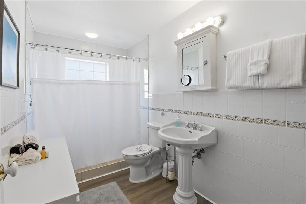 На продажу: $989,000 (3 спален, 3 ванн, 2044 Квадратных фут)