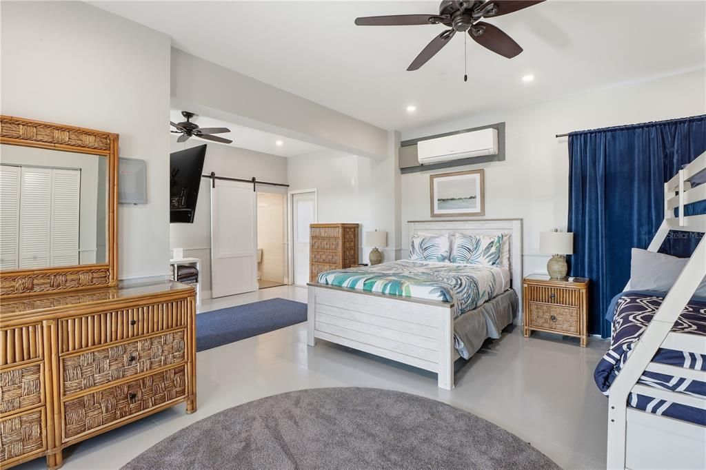 На продажу: $989,000 (3 спален, 3 ванн, 2044 Квадратных фут)