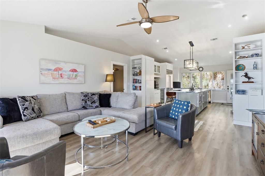 На продажу: $989,000 (3 спален, 3 ванн, 2044 Квадратных фут)