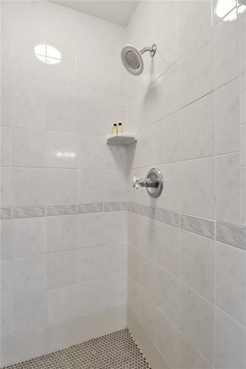 На продажу: $989,000 (3 спален, 3 ванн, 2044 Квадратных фут)