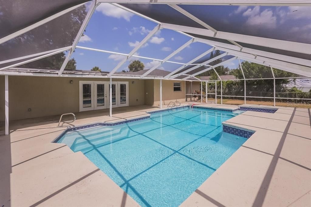 出租: $2,400 (3 贝兹, 2 浴室, 2254 平方英尺)