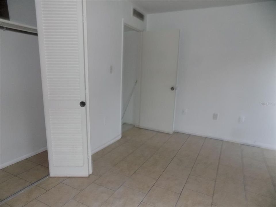 For Sale: $72,900 (1 beds, 1 baths, 876 Square Feet)