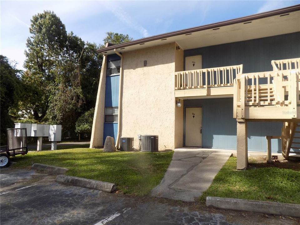 For Sale: $72,900 (1 beds, 1 baths, 876 Square Feet)