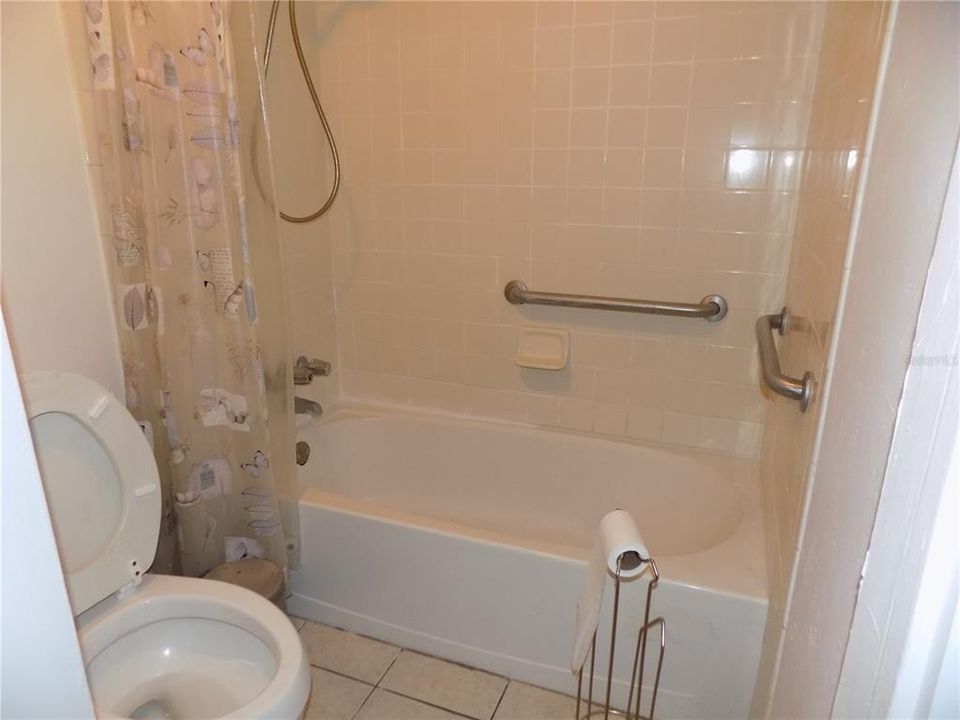 For Sale: $72,900 (1 beds, 1 baths, 876 Square Feet)