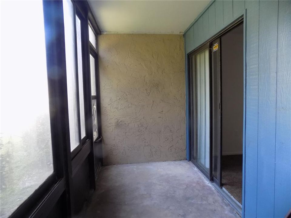 For Sale: $72,900 (1 beds, 1 baths, 876 Square Feet)