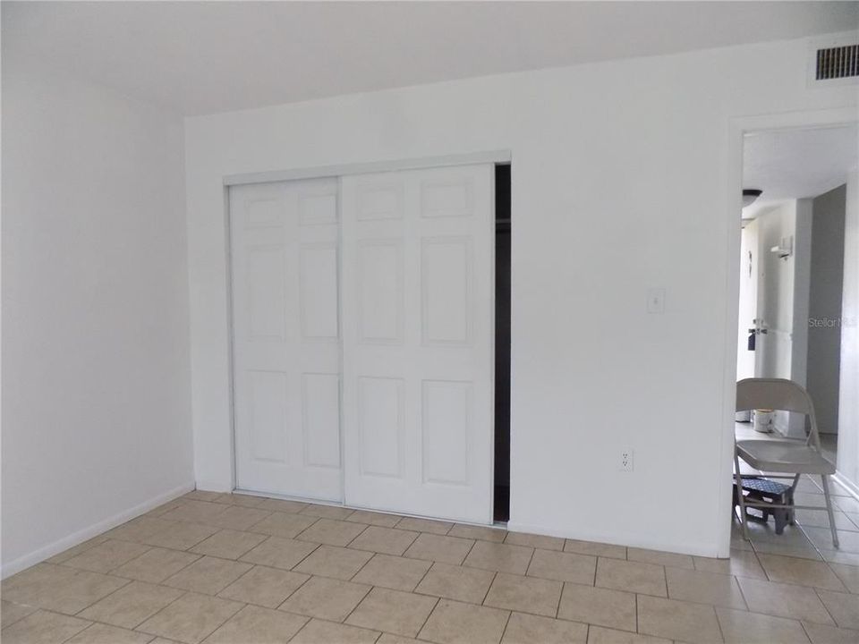 For Sale: $72,900 (1 beds, 1 baths, 876 Square Feet)