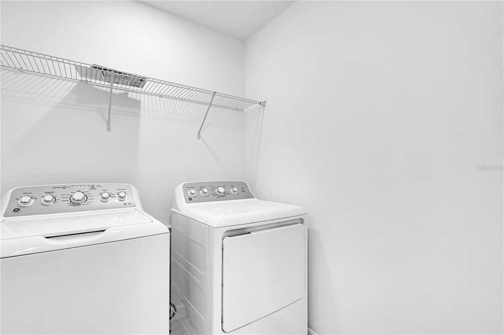 En Renta: $2,300 (4 camas, 2 baños, 2143 Pies cuadrados)