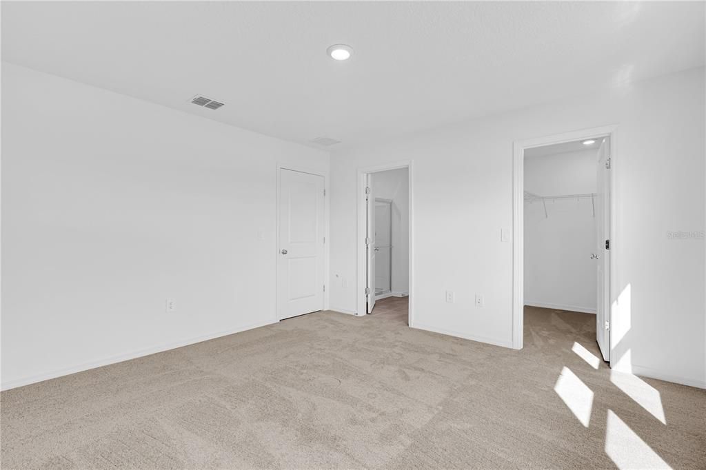 En Renta: $2,300 (4 camas, 2 baños, 2143 Pies cuadrados)