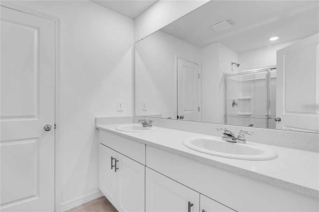 En Renta: $2,300 (4 camas, 2 baños, 2143 Pies cuadrados)