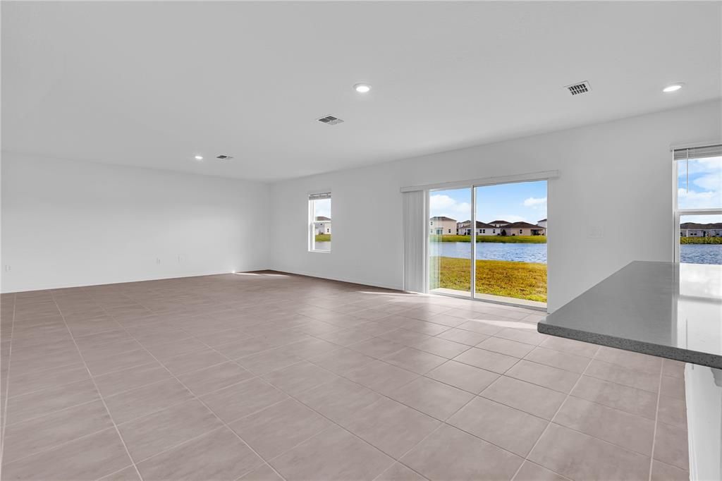 En Renta: $2,300 (4 camas, 2 baños, 2143 Pies cuadrados)