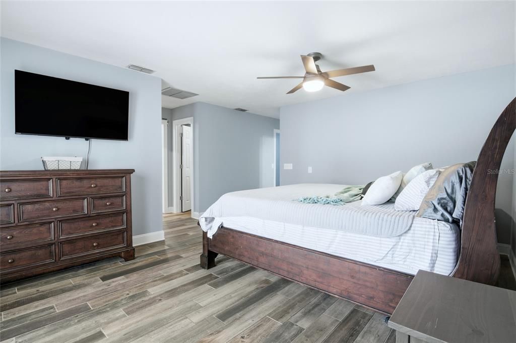 For Sale: $499,000 (3 beds, 2 baths, 2774 Square Feet)