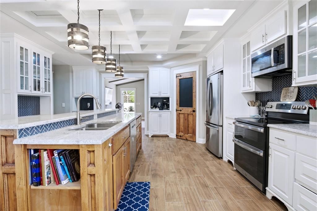 For Sale: $499,000 (3 beds, 2 baths, 2774 Square Feet)