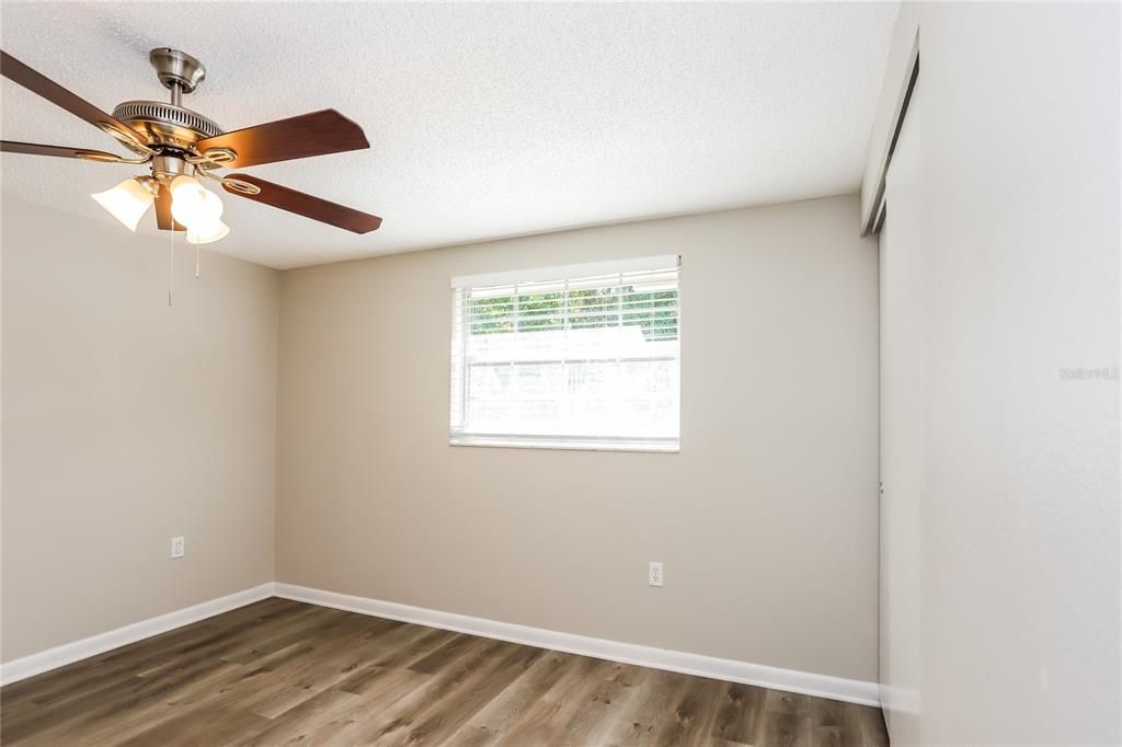 出租: $2,470 (3 贝兹, 1 浴室, 1170 平方英尺)