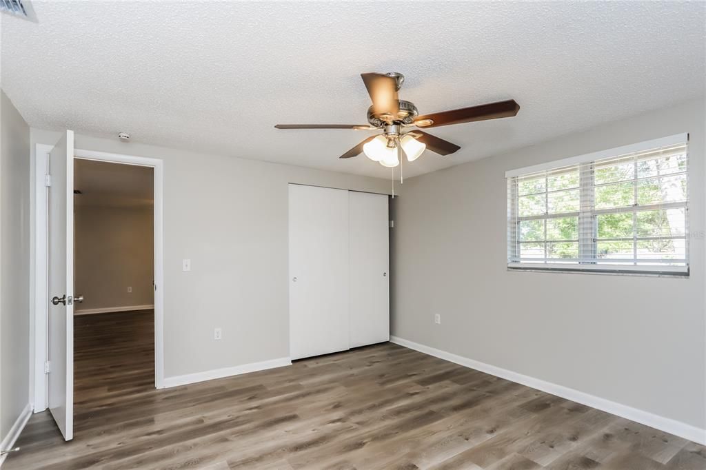 出租: $2,470 (3 贝兹, 1 浴室, 1170 平方英尺)