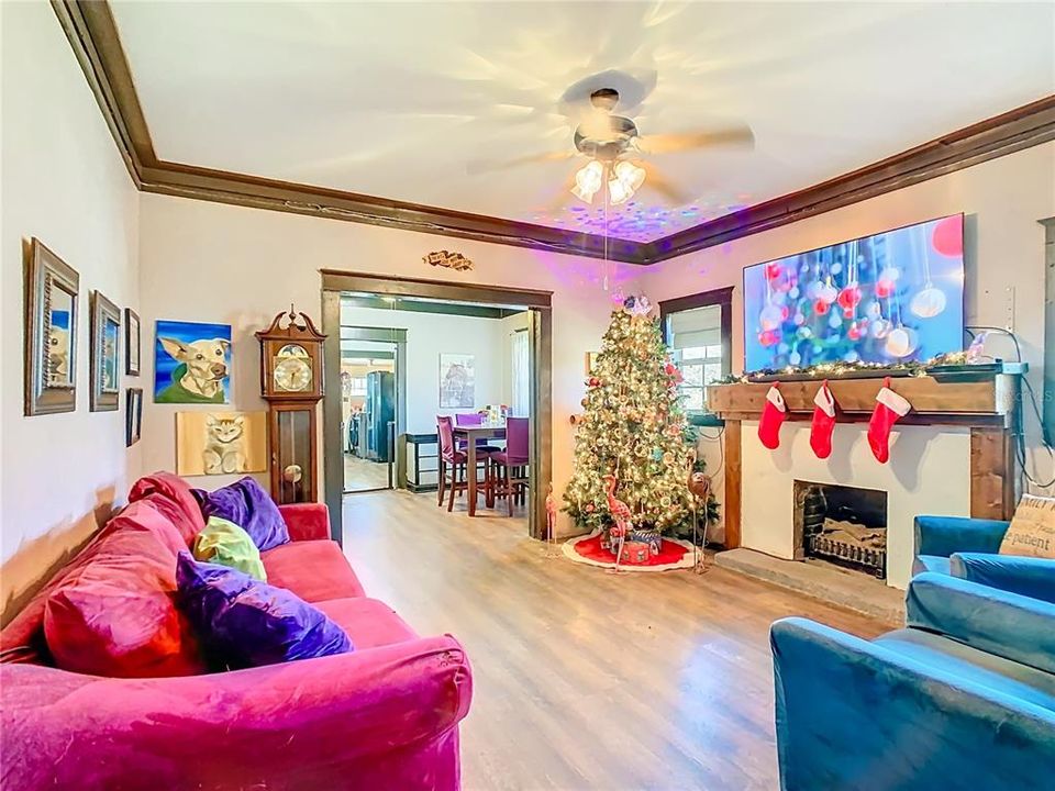 На продажу: $309,999 (5 спален, 2 ванн, 1352 Квадратных фут)