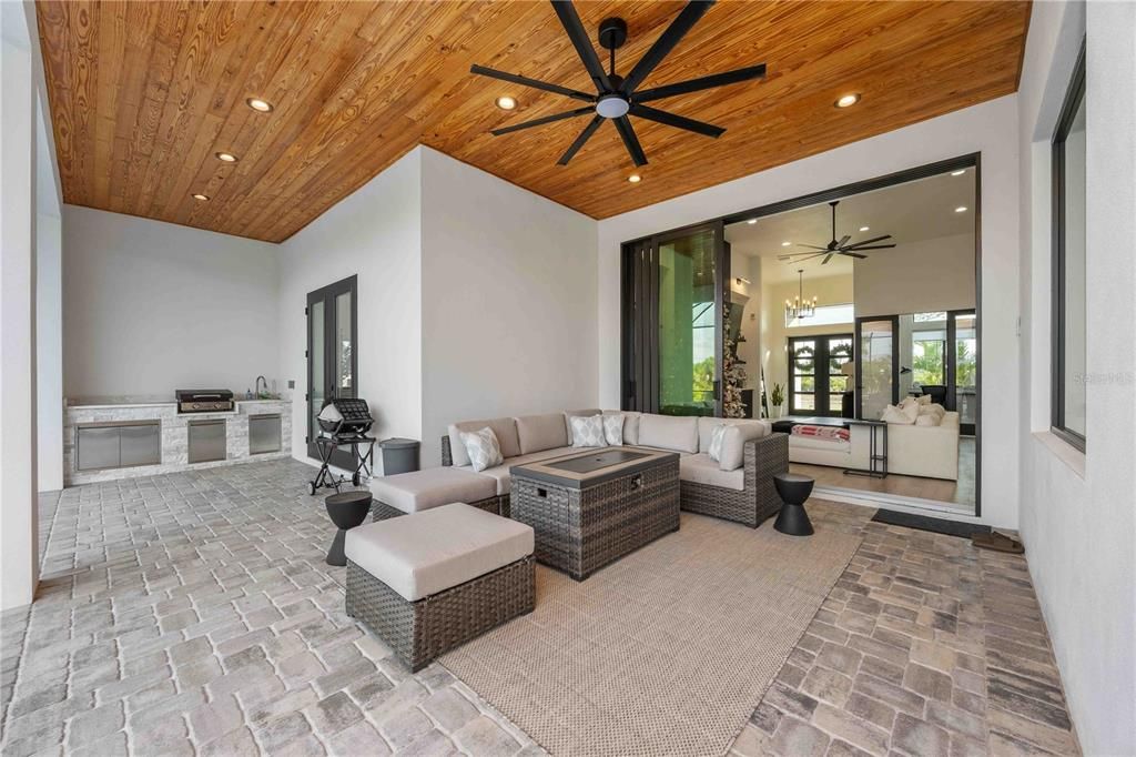 For Sale: $699,900 (3 beds, 3 baths, 2405 Square Feet)