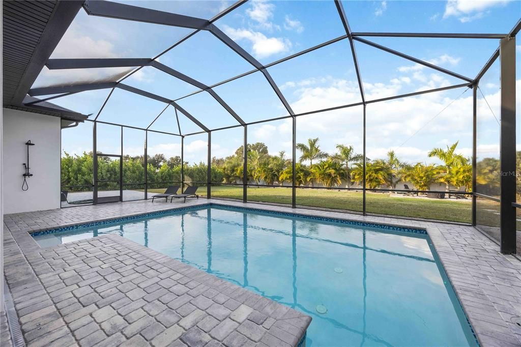 For Sale: $699,900 (3 beds, 3 baths, 2405 Square Feet)