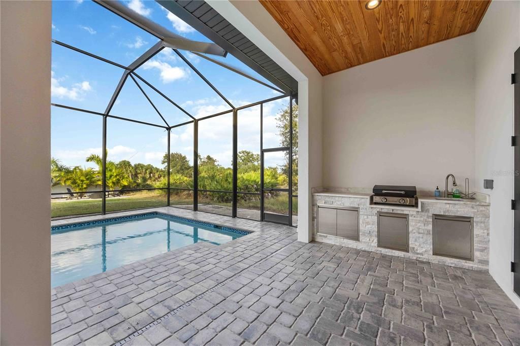 For Sale: $699,900 (3 beds, 3 baths, 2405 Square Feet)